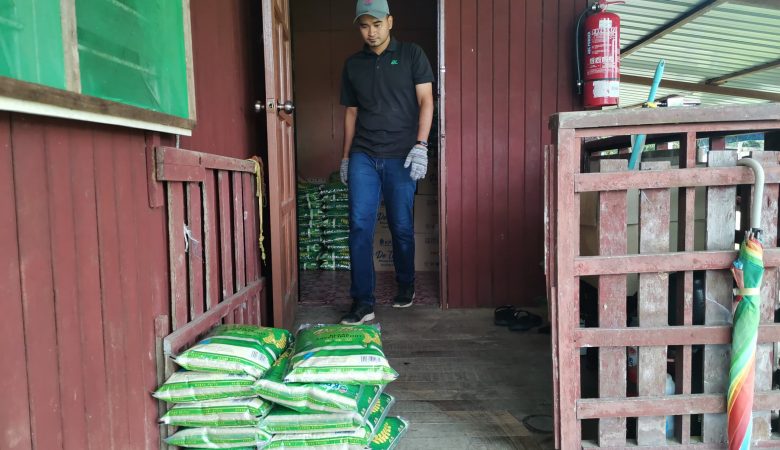 PENGHANTARAN TEMPAHAN BEKALAN MINYAK MASAK & BERAS DE’IBU